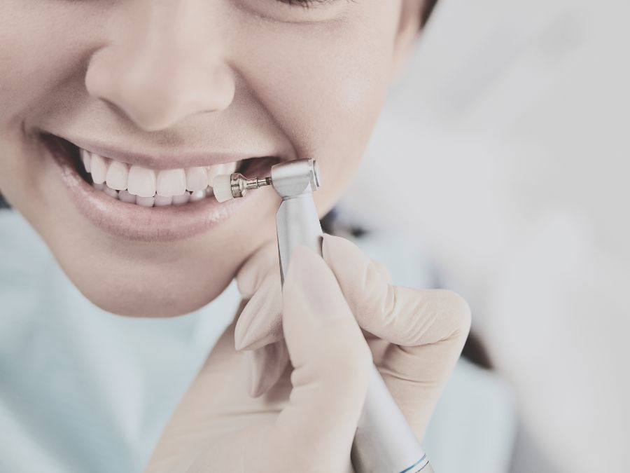 Oferta zdjęcia (5) Usługi stomatologiczne w Katowicach Dental Medical Clinic